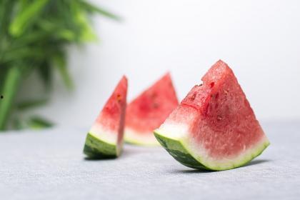 大河瓜吃西瓜图片,夏日西瓜盛宴