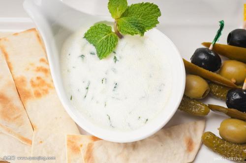 刺瓜和酸奶能一起吃吗,兼容性探讨