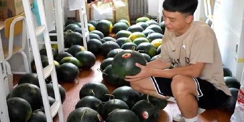 吃瓜吃到寝室里,一场舌尖上的寝室生活