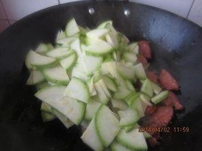 小白瓜如何切块吃,轻松美味，尽享夏日清新