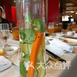 瓜姐吃柠檬火锅,酸辣鲜香尽享美味之旅