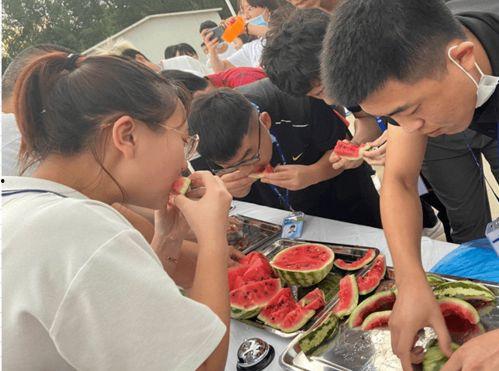 吃瓜比赛拍摄,吃瓜比赛现场直击